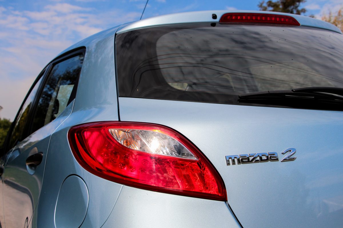 MAZDA 2