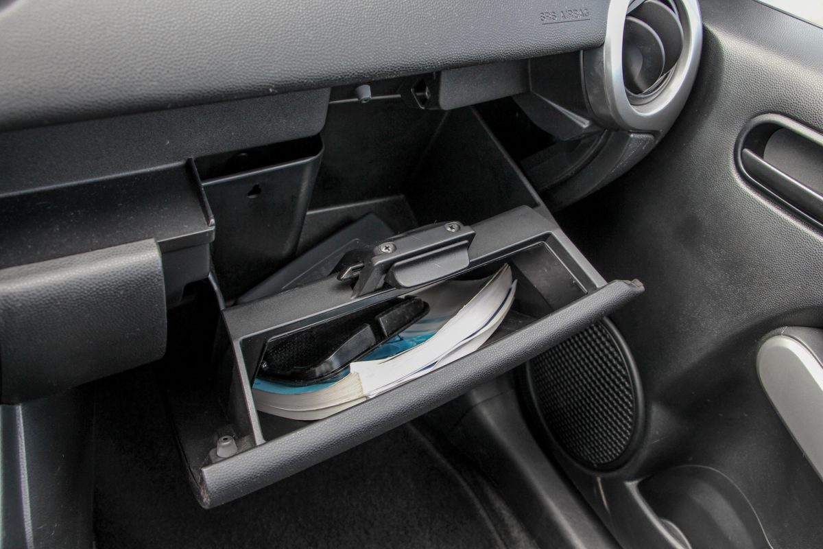 MAZDA 2
