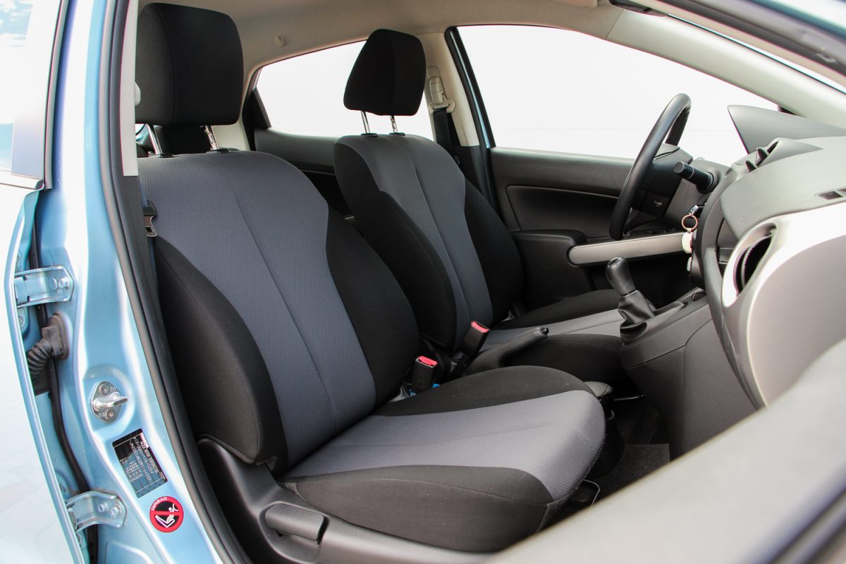 MAZDA 2