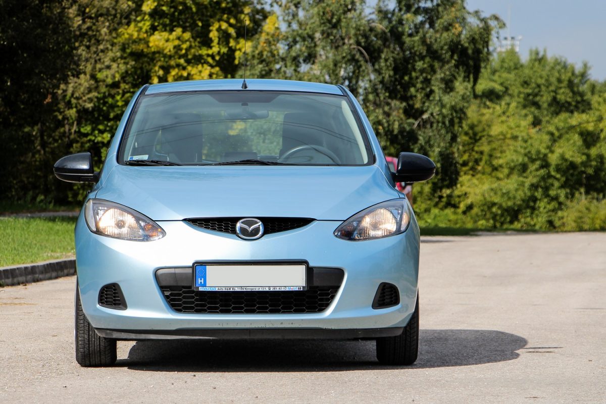 MAZDA 2