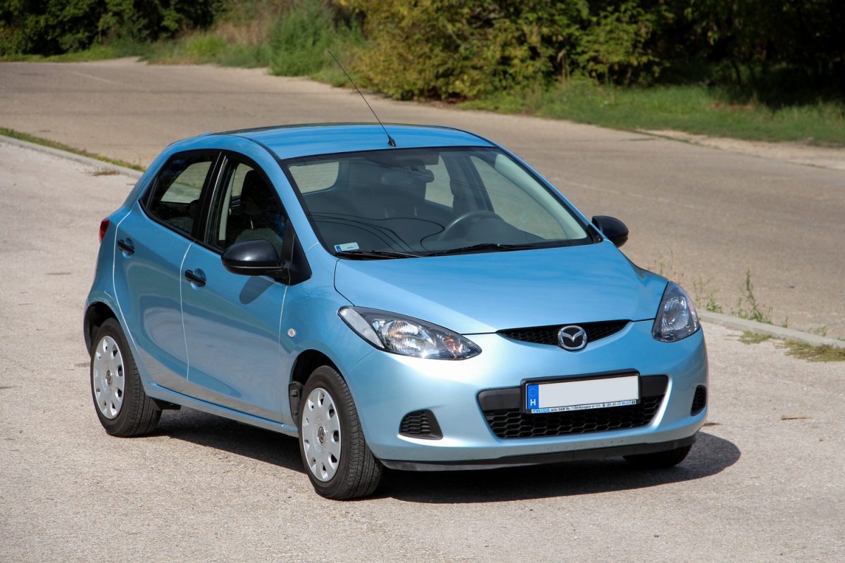 MAZDA 2