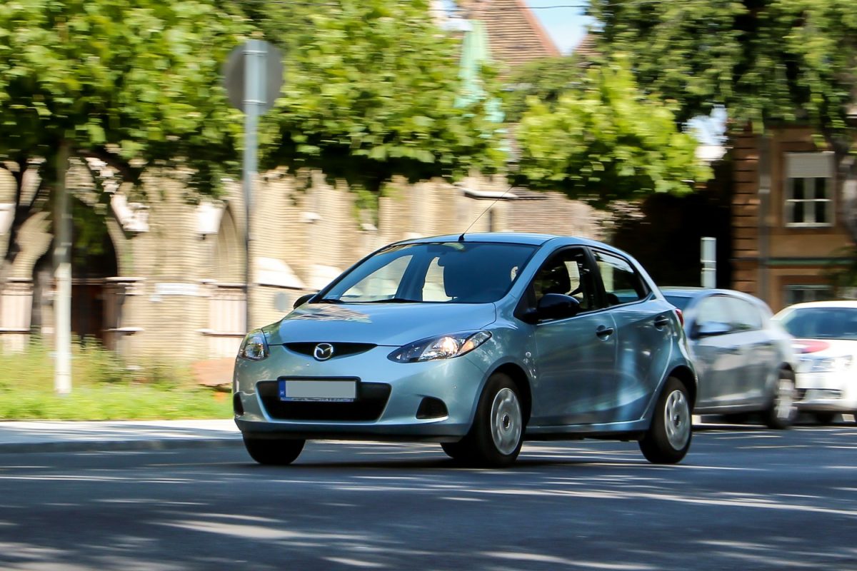 MAZDA 2