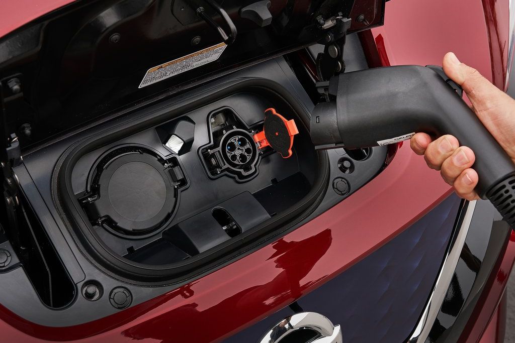 NISSAN LEAF