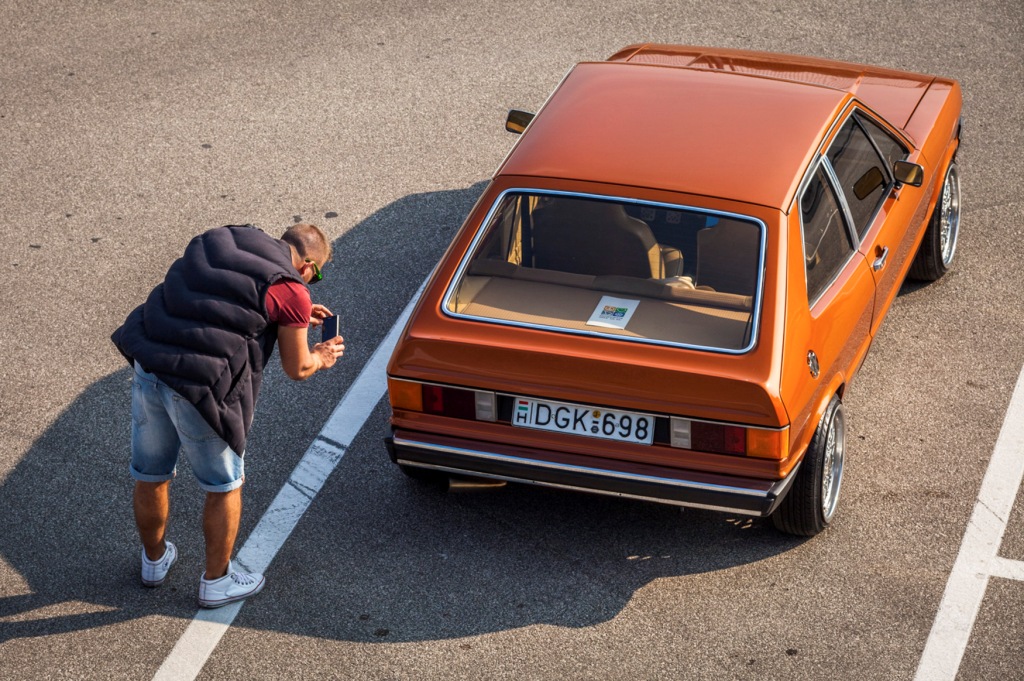 VOLKSWAGEN