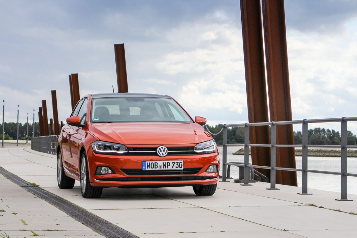 VOLKSWAGEN POLO