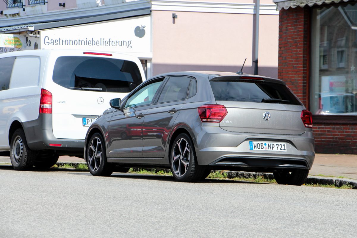 VOLKSWAGEN POLO