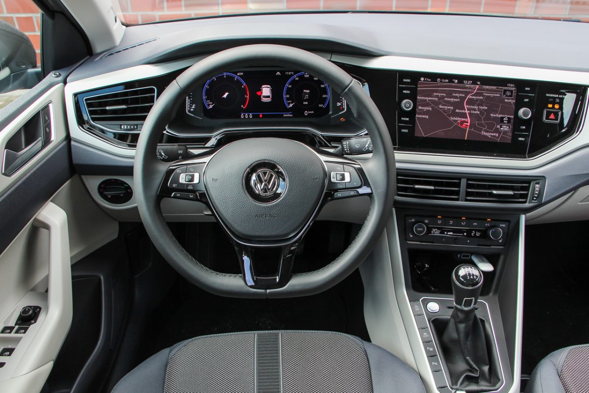 VOLKSWAGEN POLO