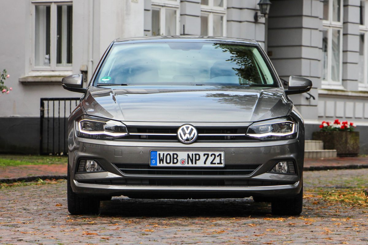 VOLKSWAGEN POLO