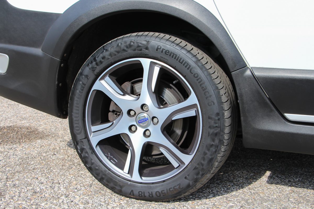 VOLVO XC70