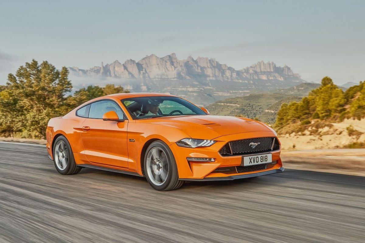 FORD MUSTANG