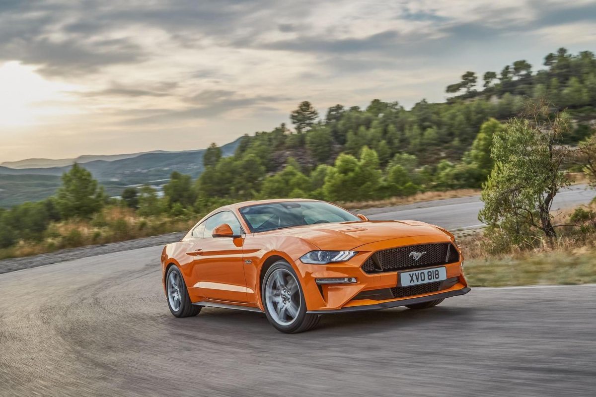 FORD MUSTANG