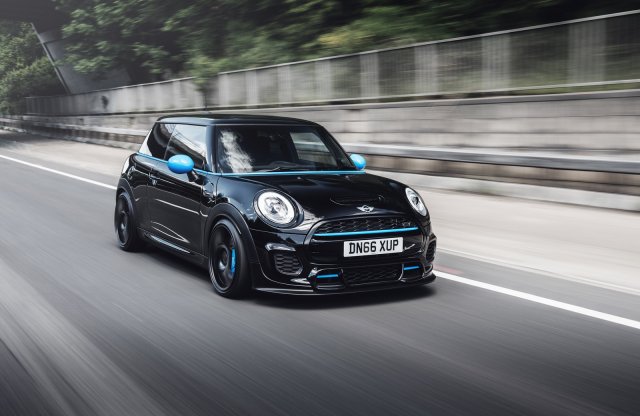 280 lovas lett a Mini Cooper S