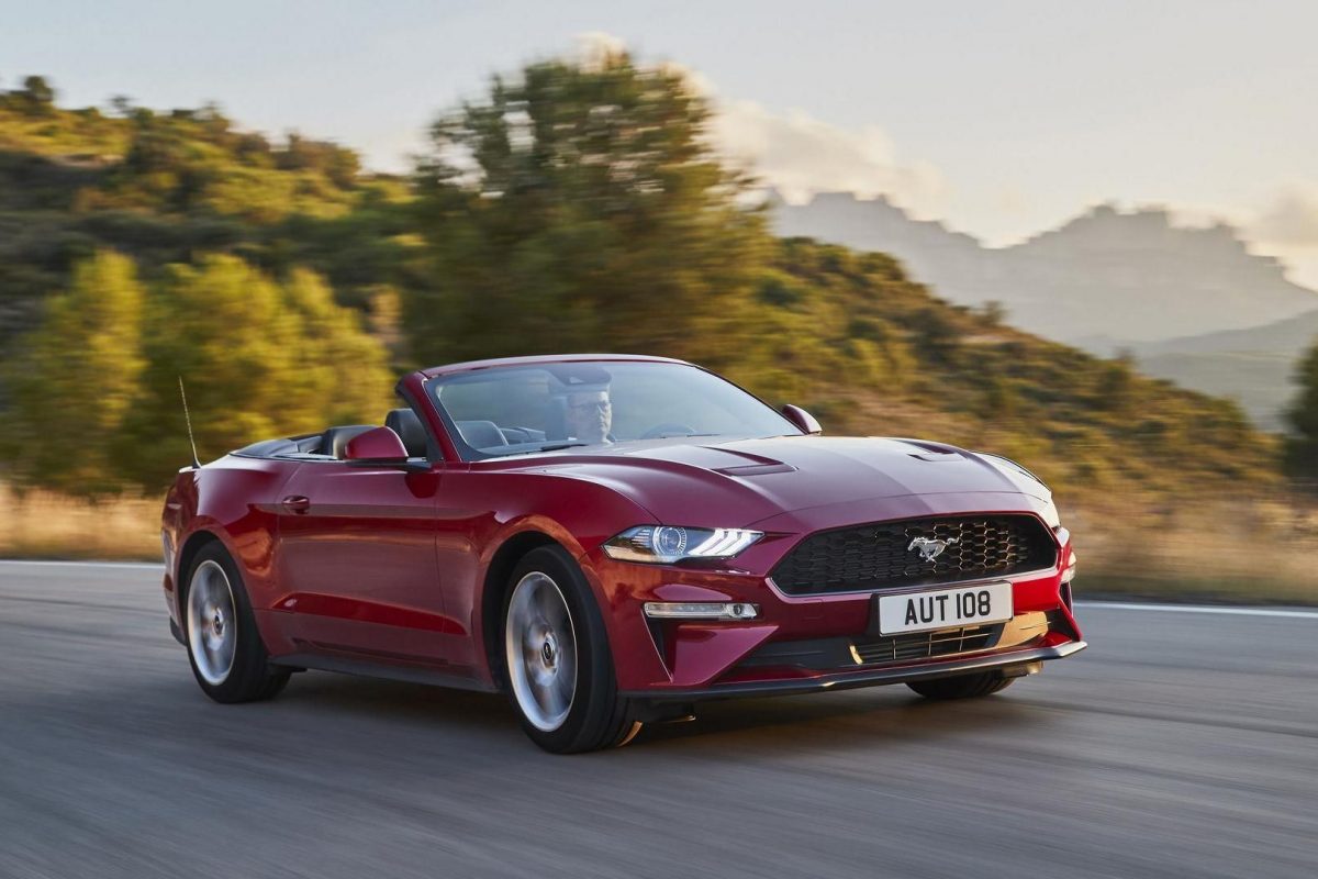 FORD MUSTANG