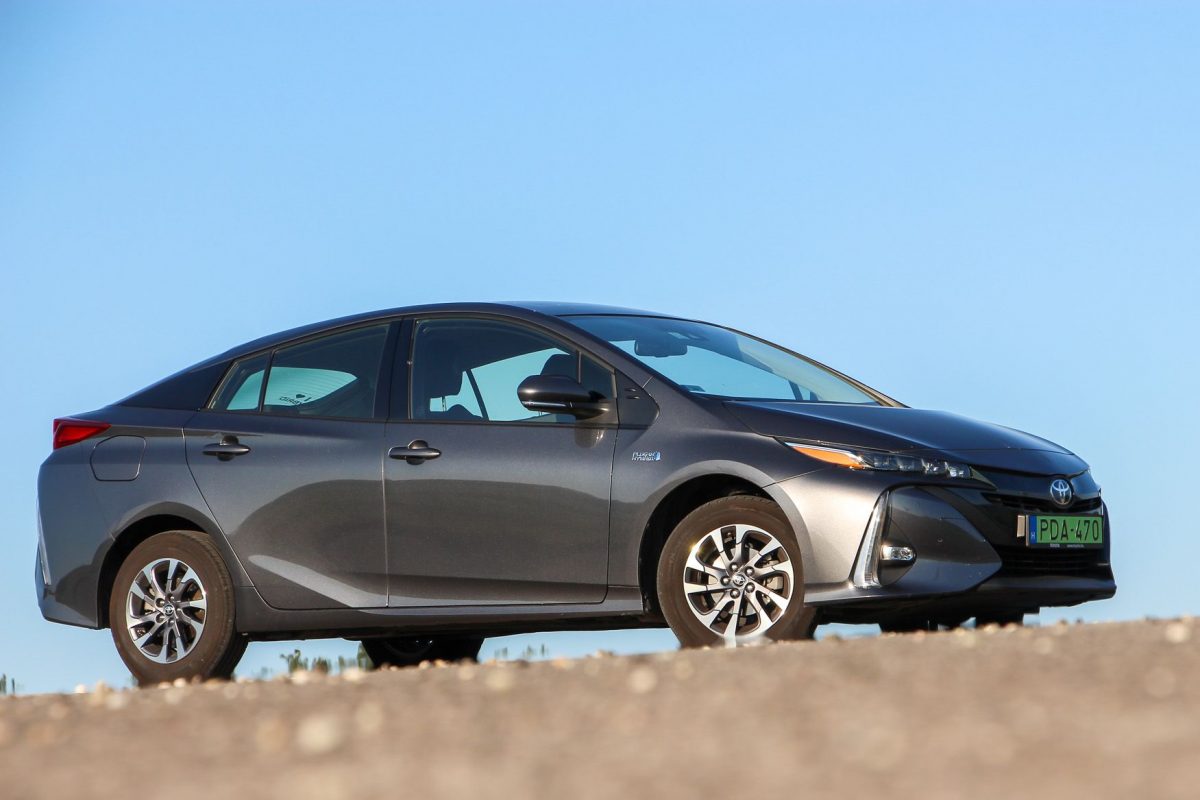 TOYOTA PRIUS