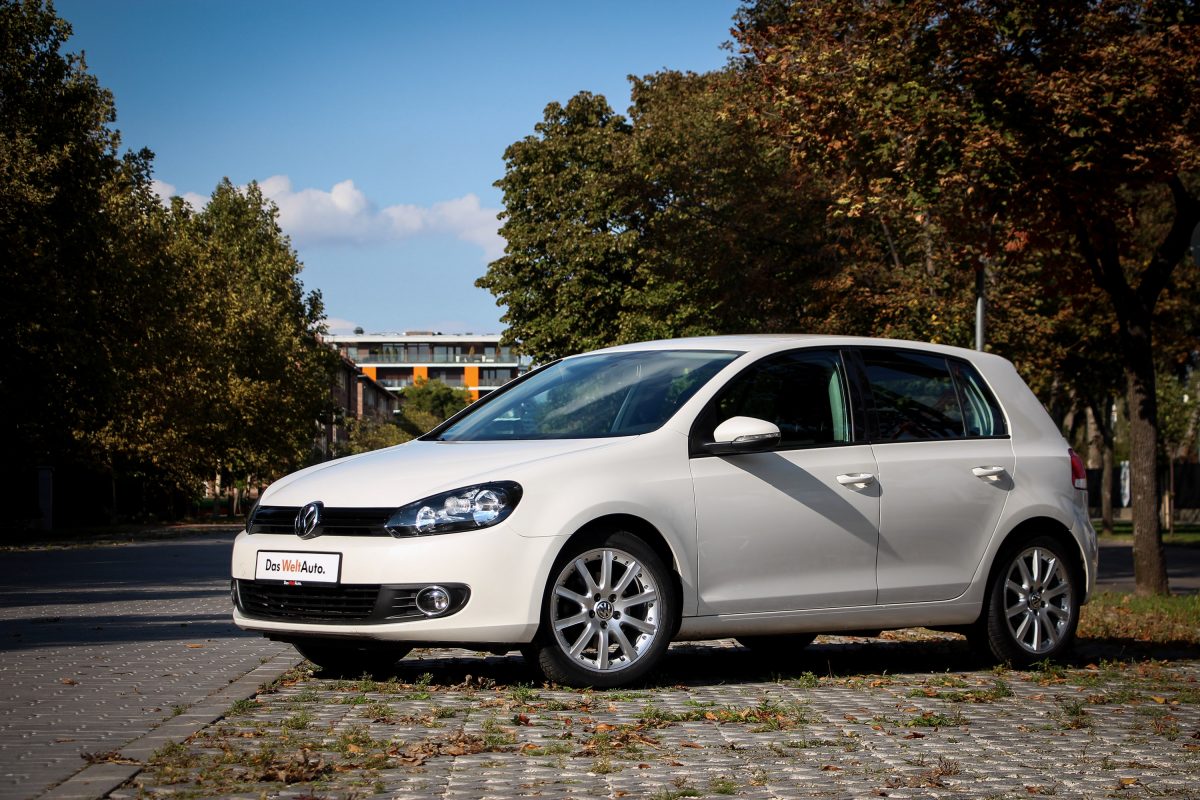 VOLKSWAGEN GOLF