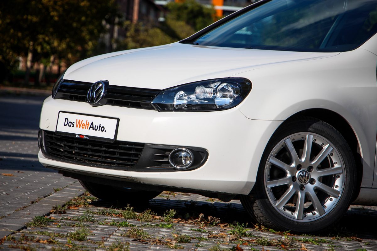 VOLKSWAGEN GOLF