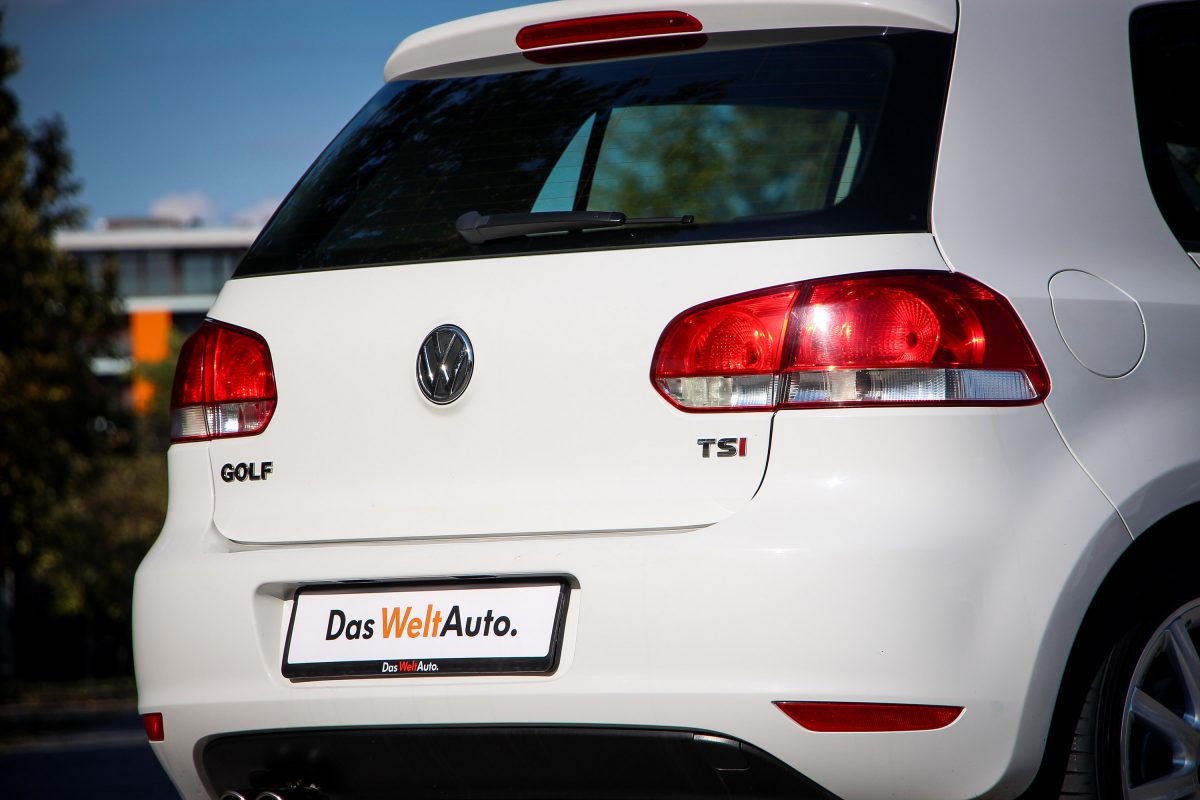 VOLKSWAGEN GOLF