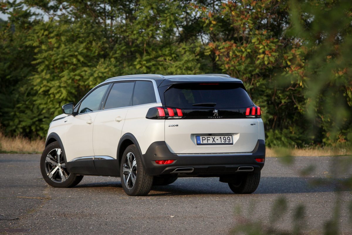 PEUGEOT 5008