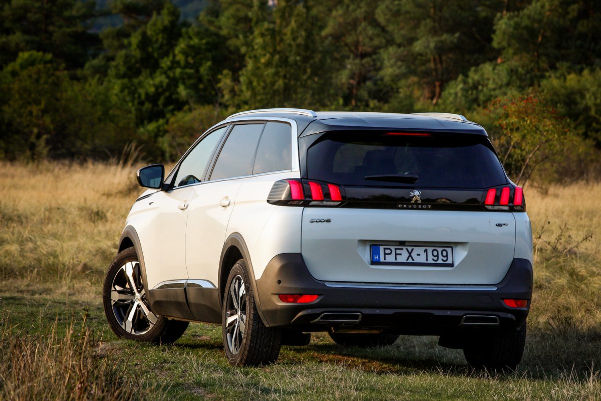 PEUGEOT 5008