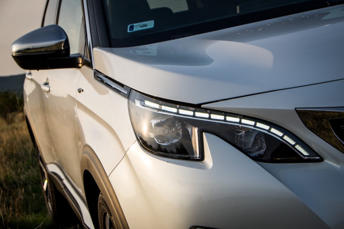 PEUGEOT 5008