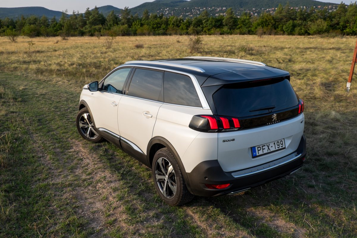 PEUGEOT 5008