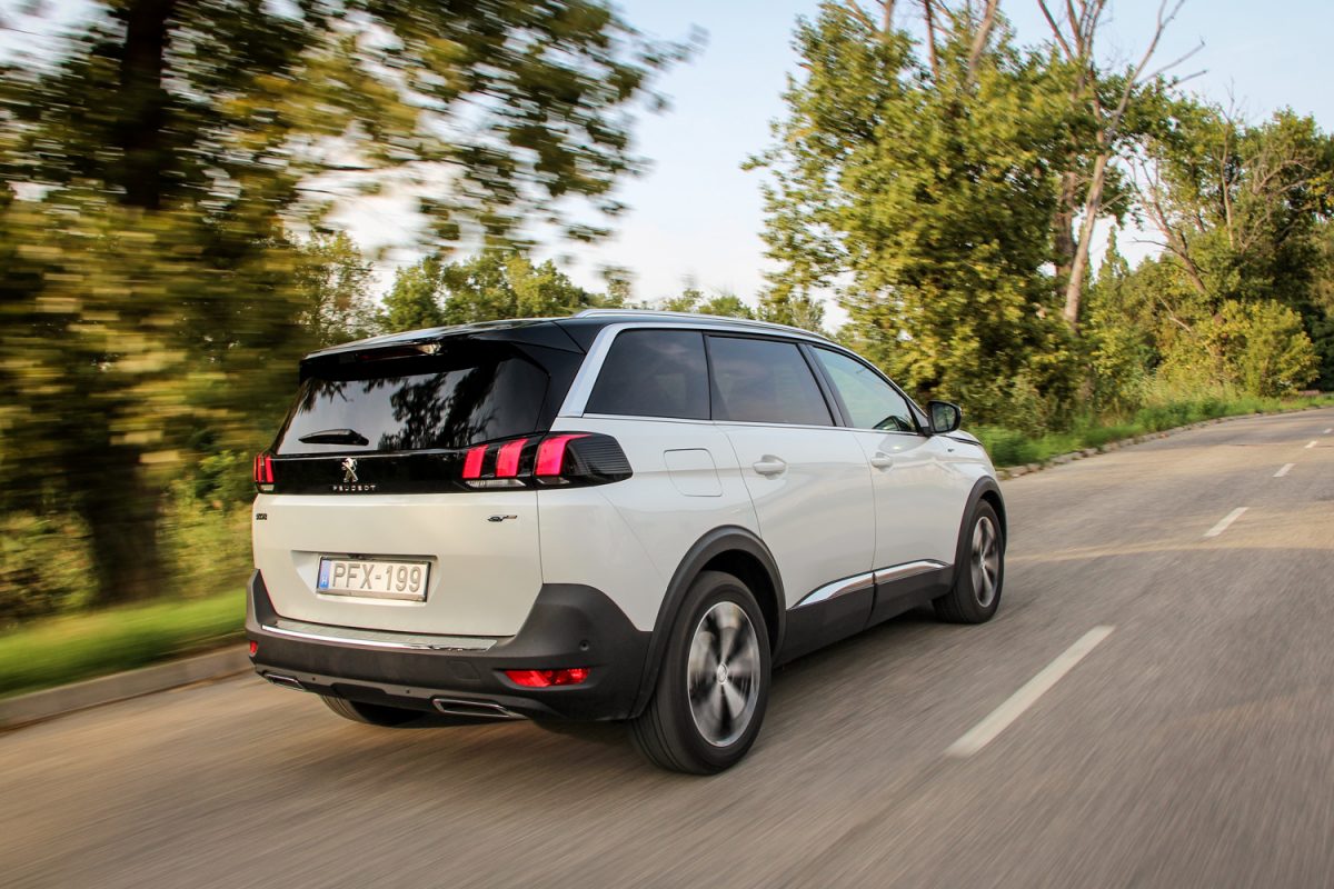 PEUGEOT 5008