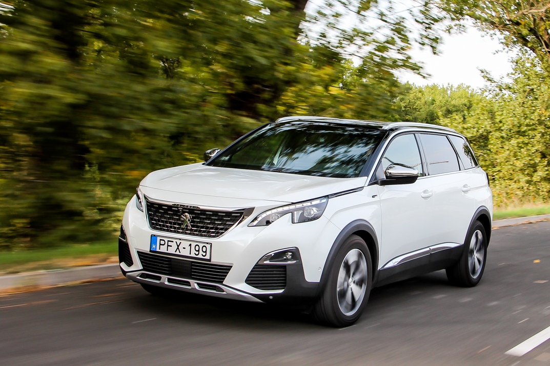 PEUGEOT 5008