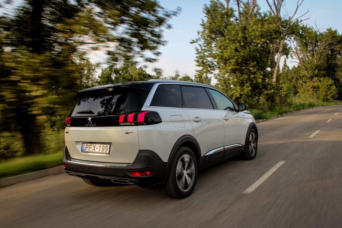 PEUGEOT 5008