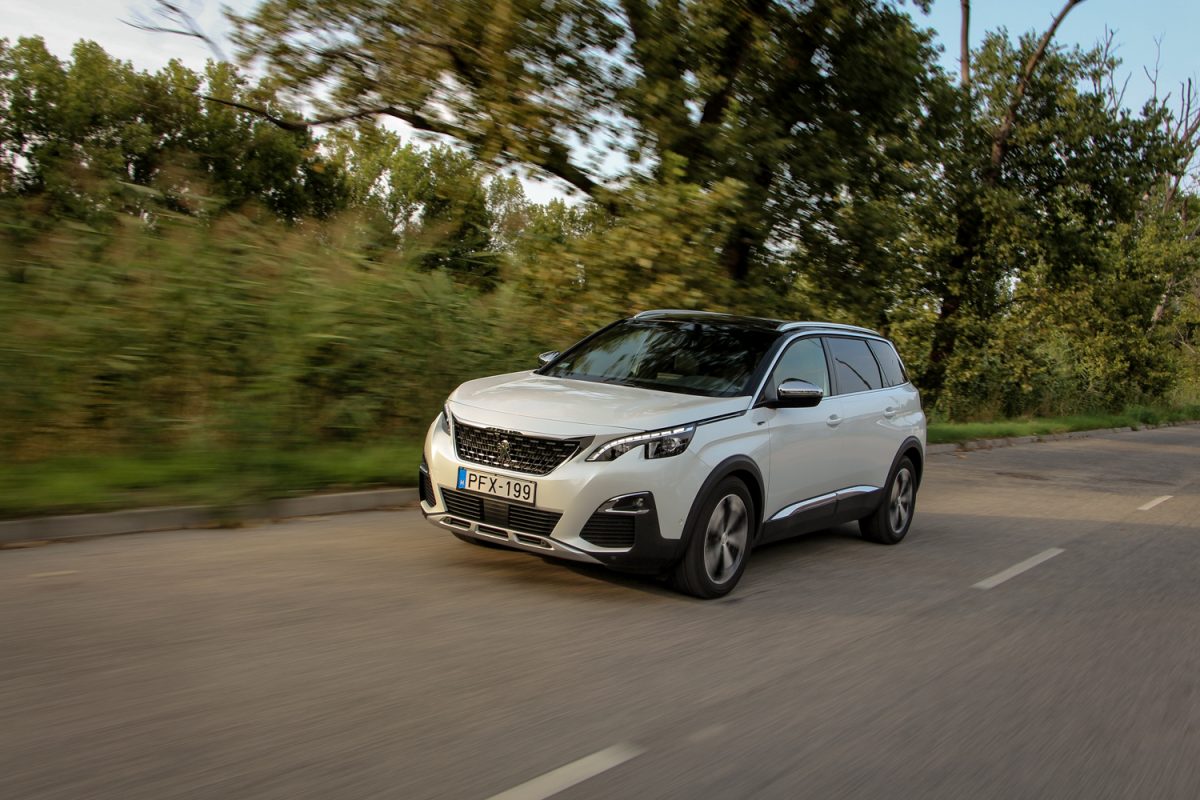 PEUGEOT 5008