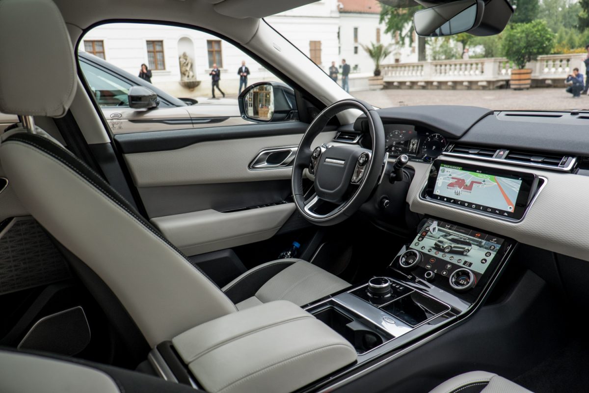 LAND ROVER RANGE ROVER VELAR