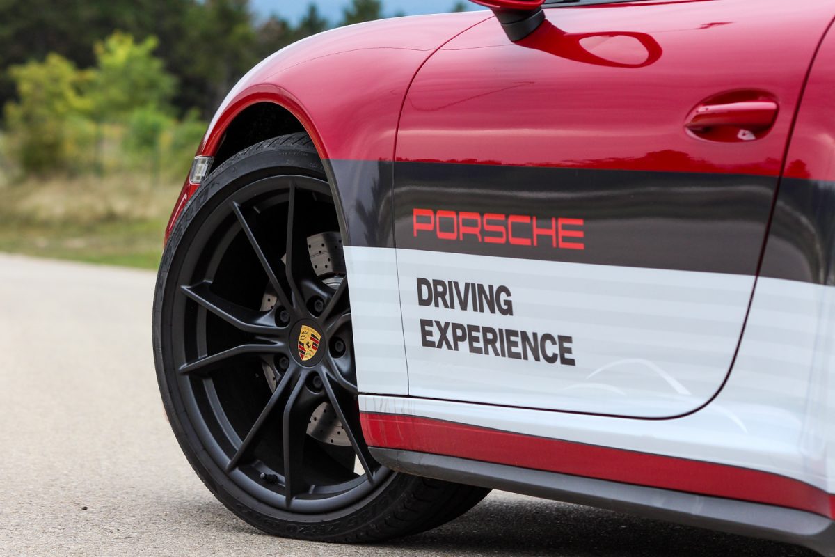 PORSCHE 911