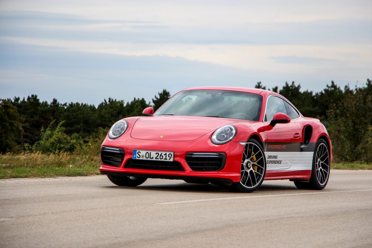 PORSCHE 911
