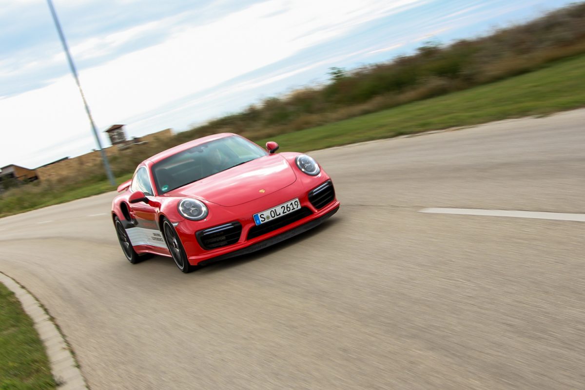 PORSCHE 911