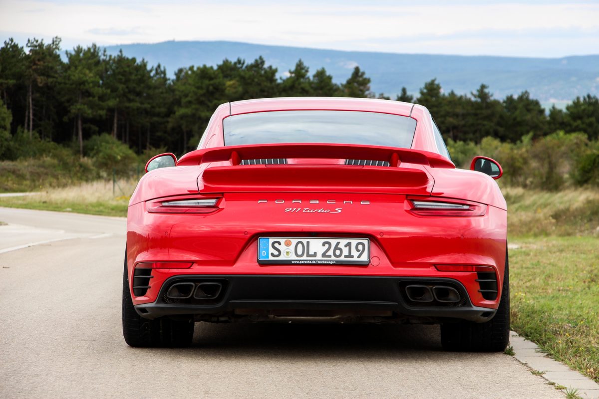 PORSCHE 911