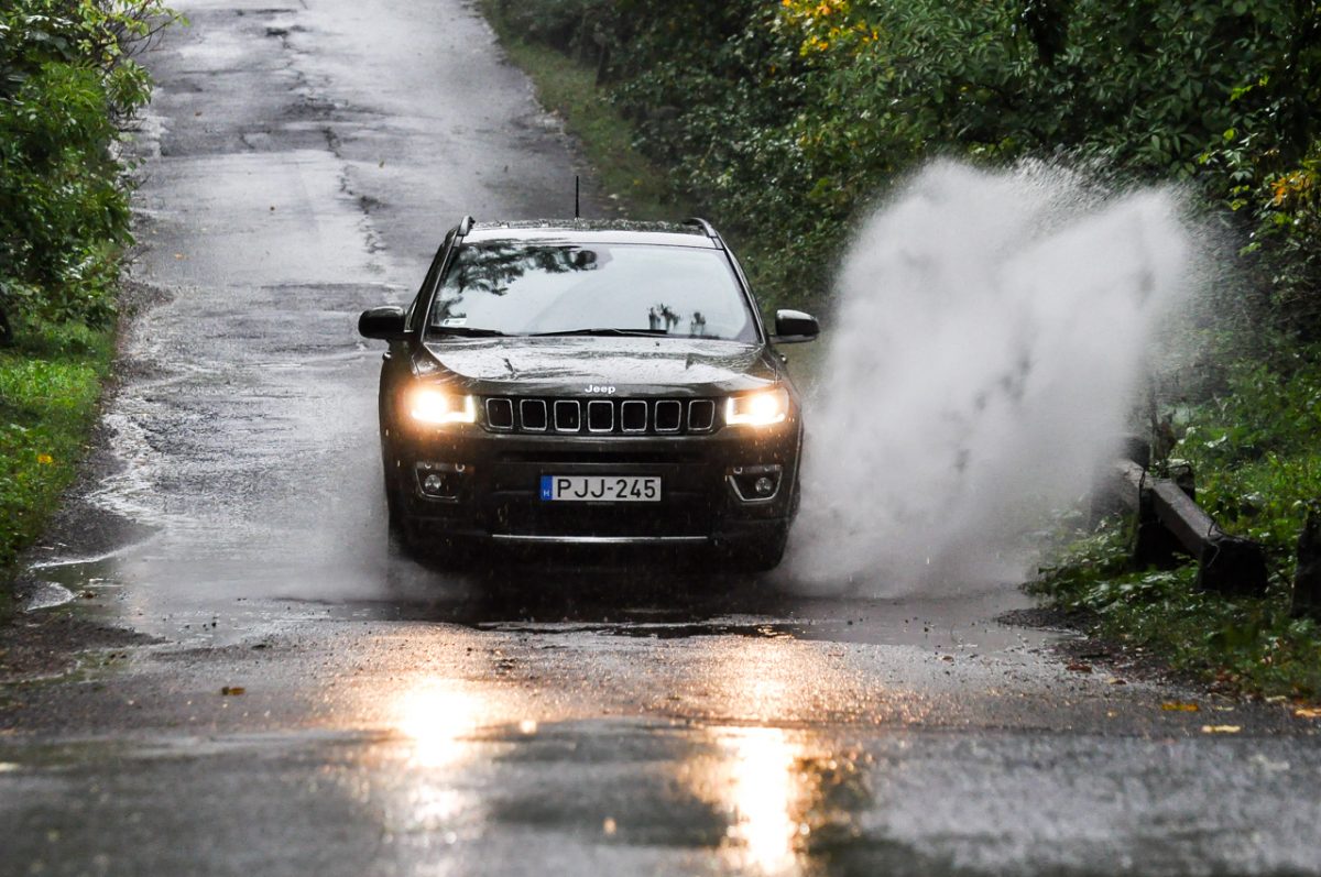 JEEP COMPASS
