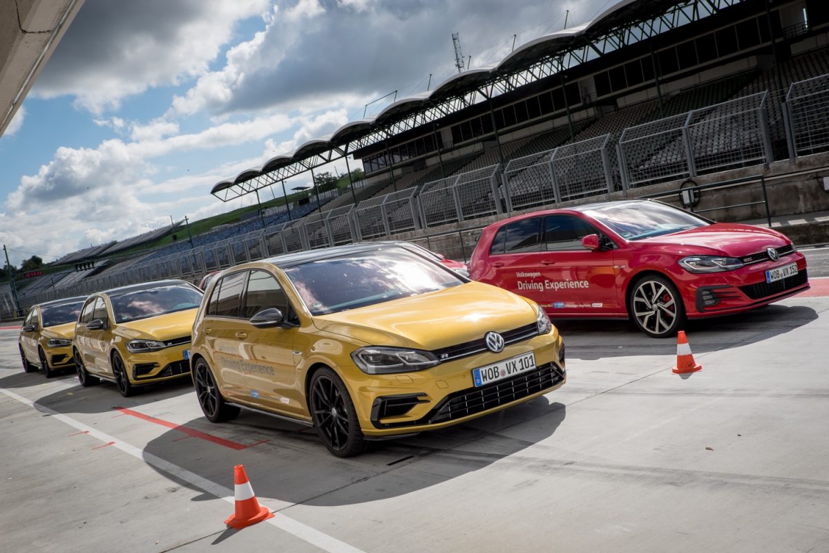 VOLKSWAGEN GOLF