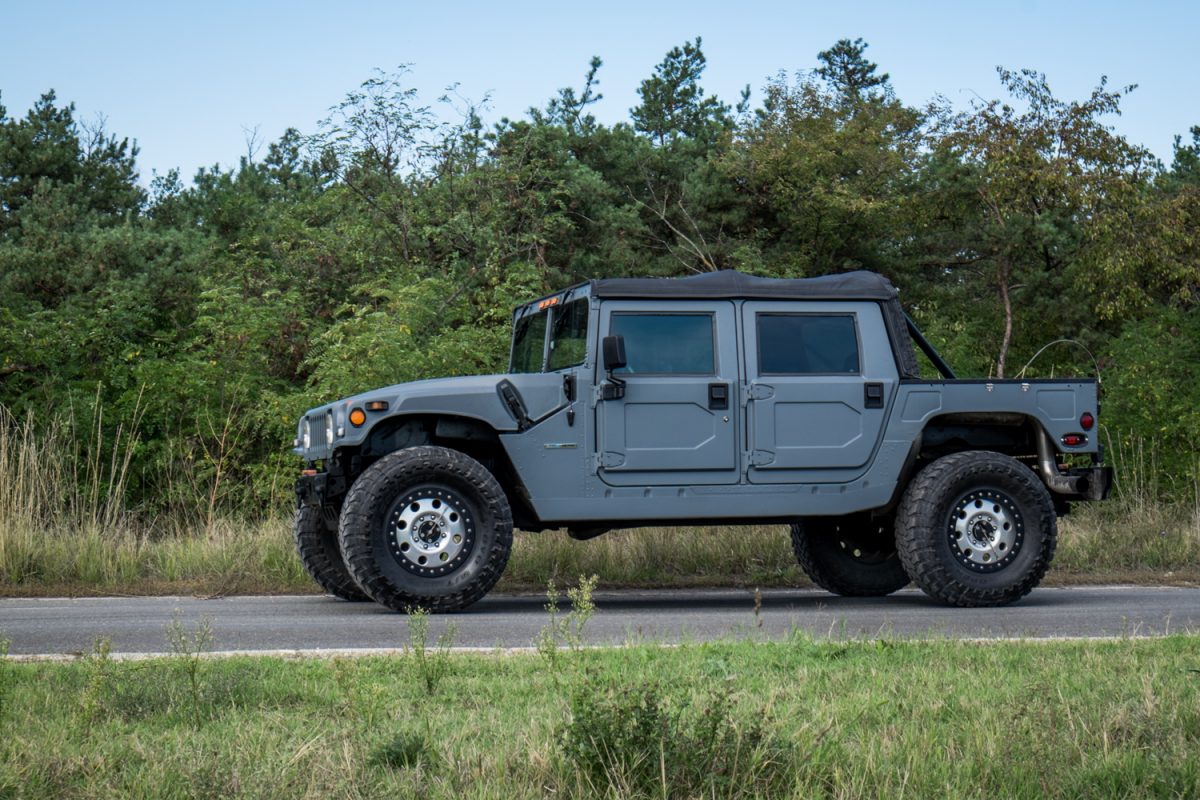 HUMMER H1