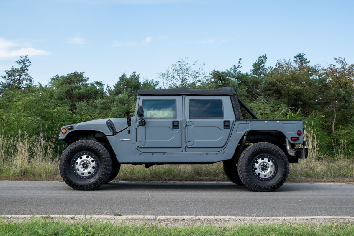 HUMMER H1