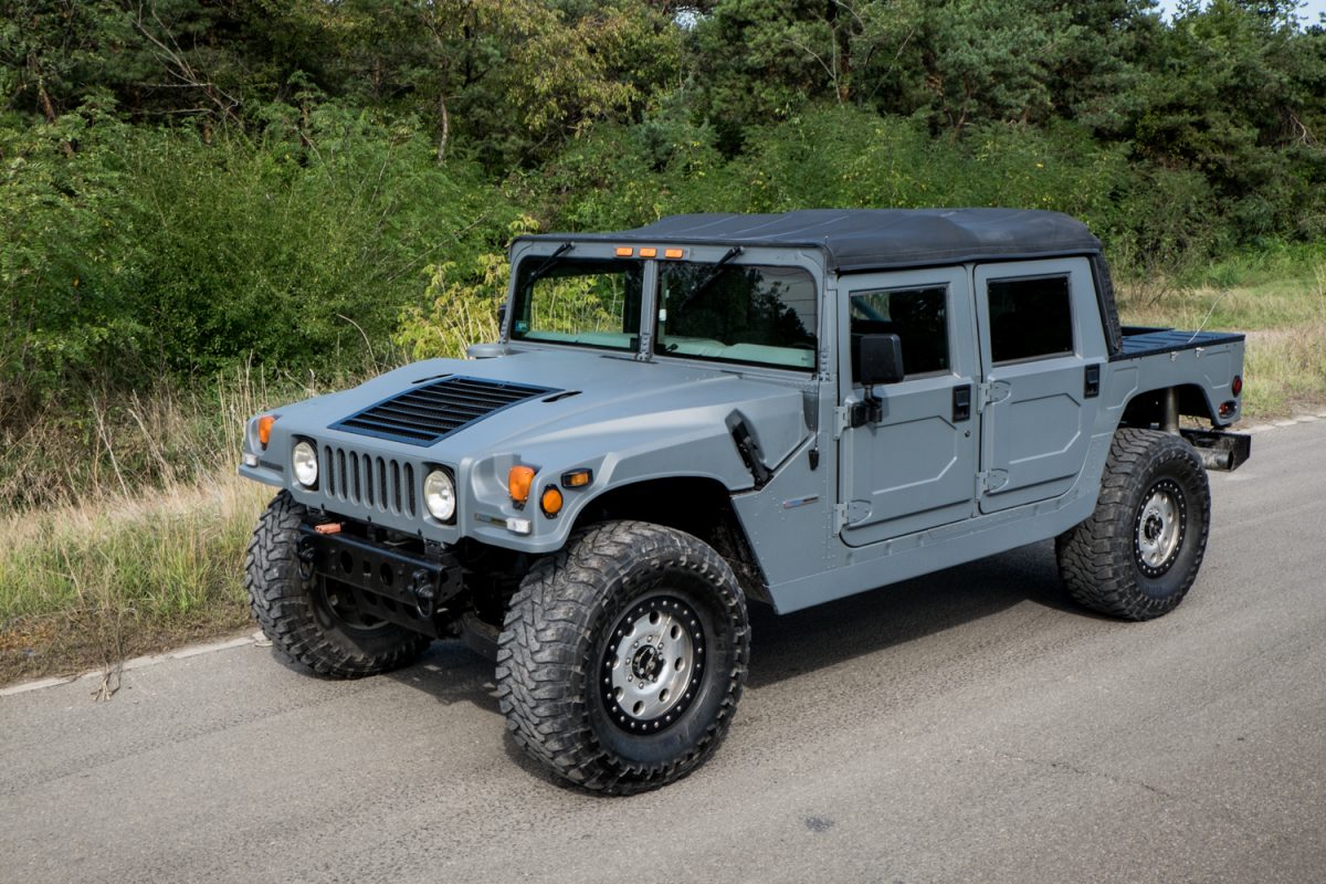 HUMMER H1