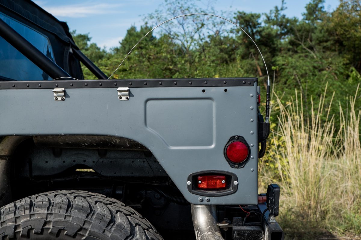 HUMMER H1