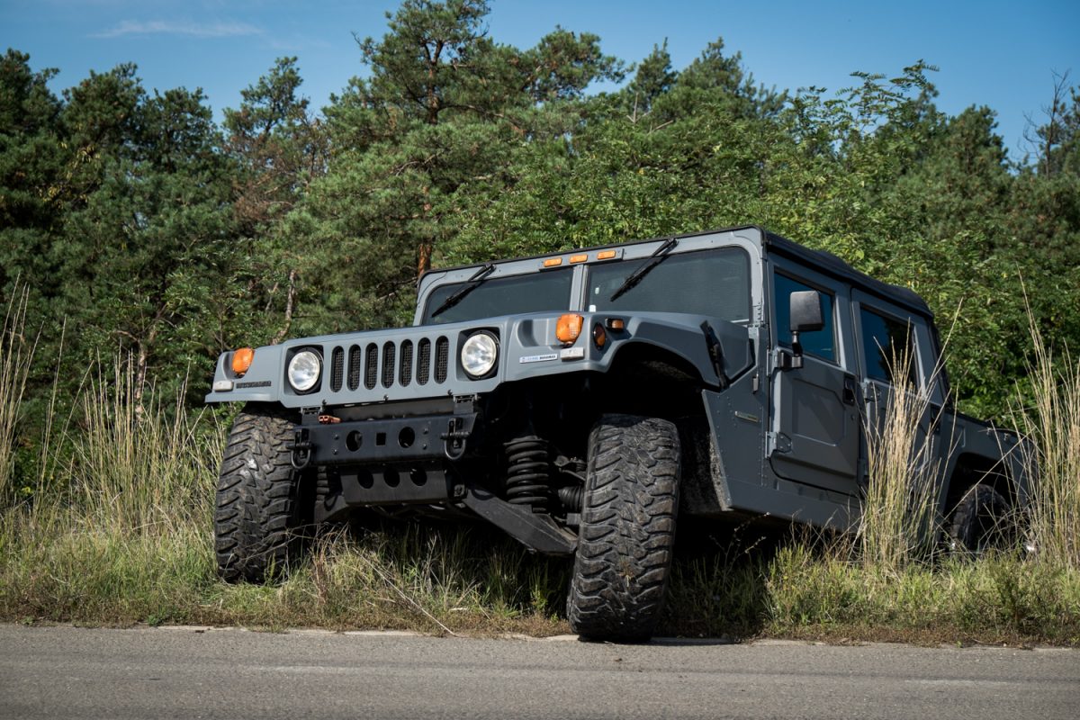HUMMER H1