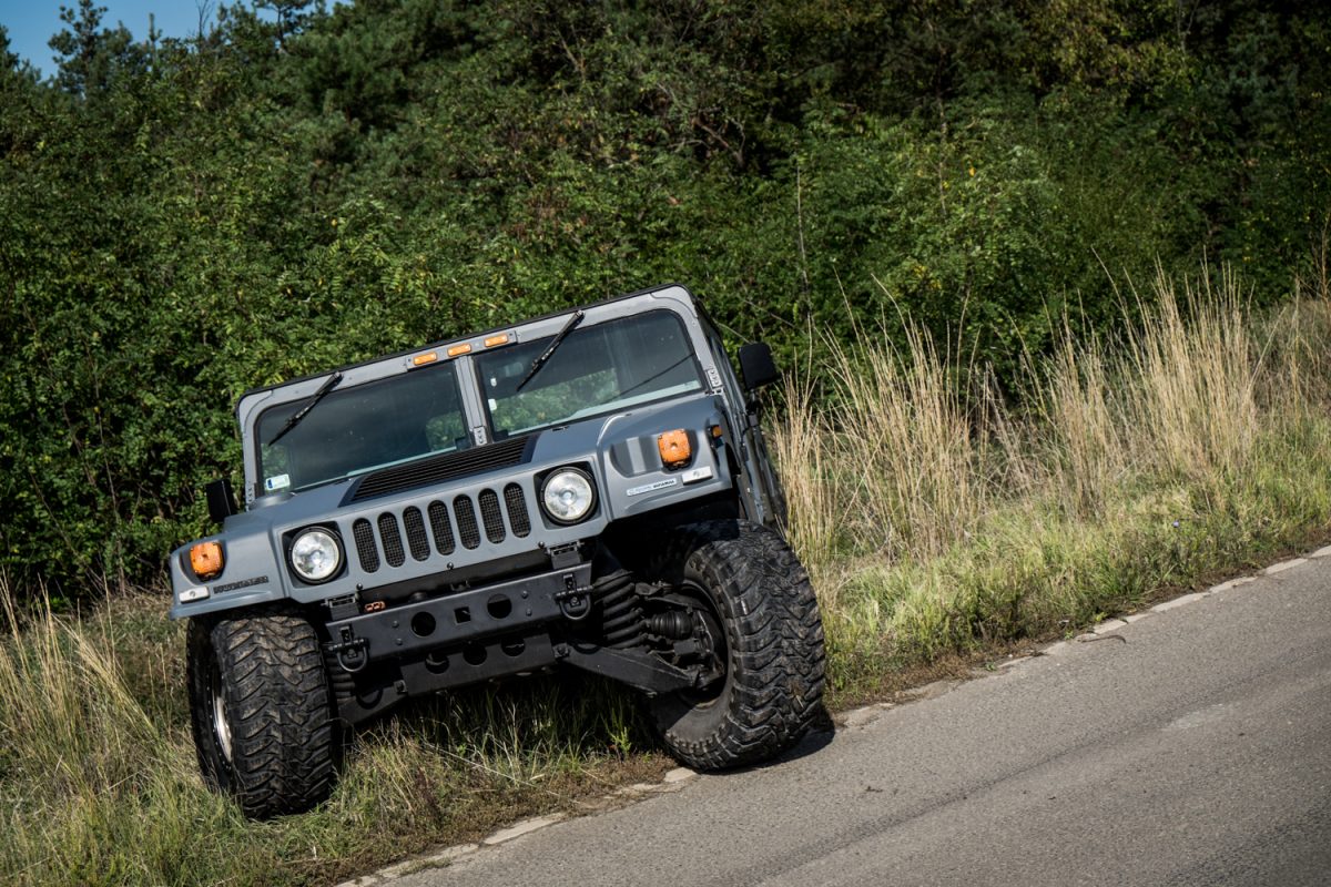 HUMMER H1
