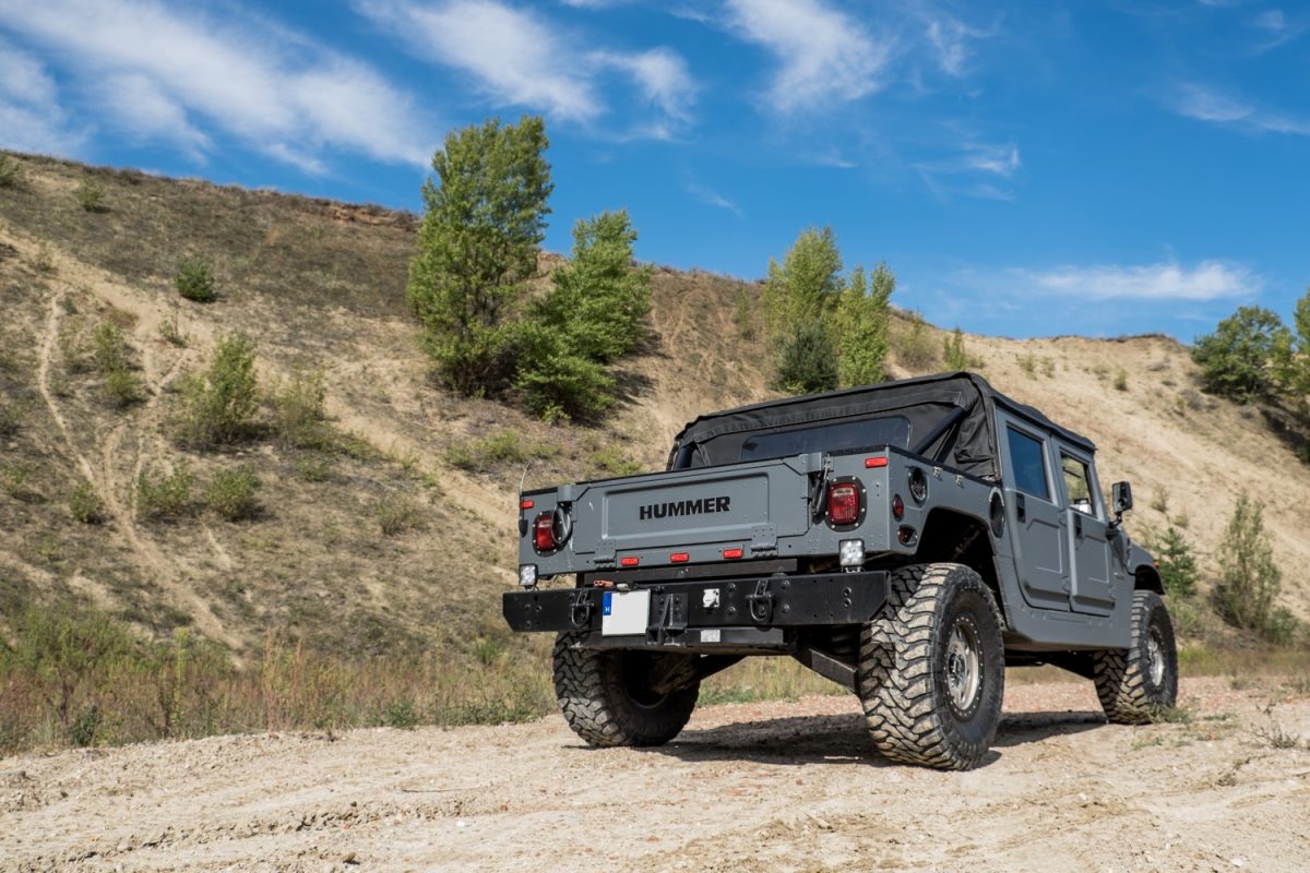 HUMMER H1