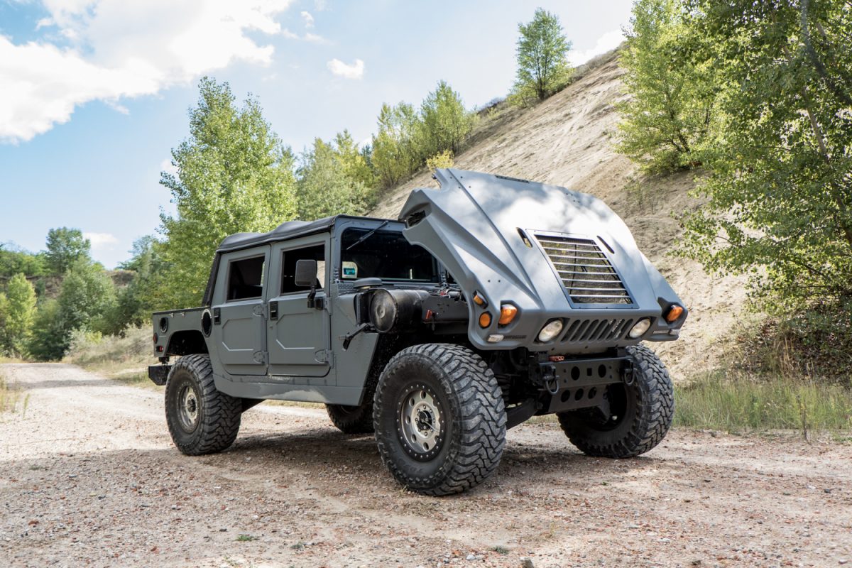 HUMMER H1