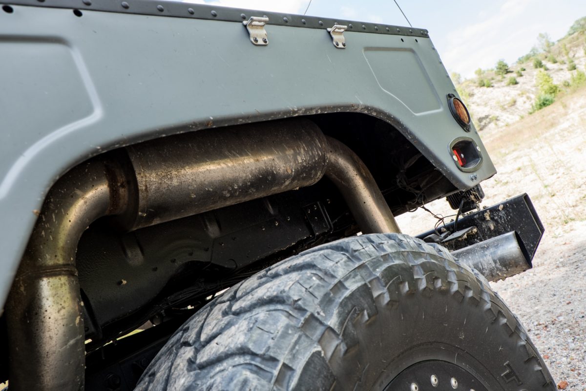 HUMMER H1