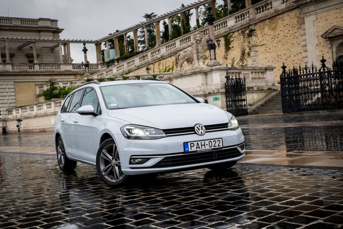 VOLKSWAGEN GOLF