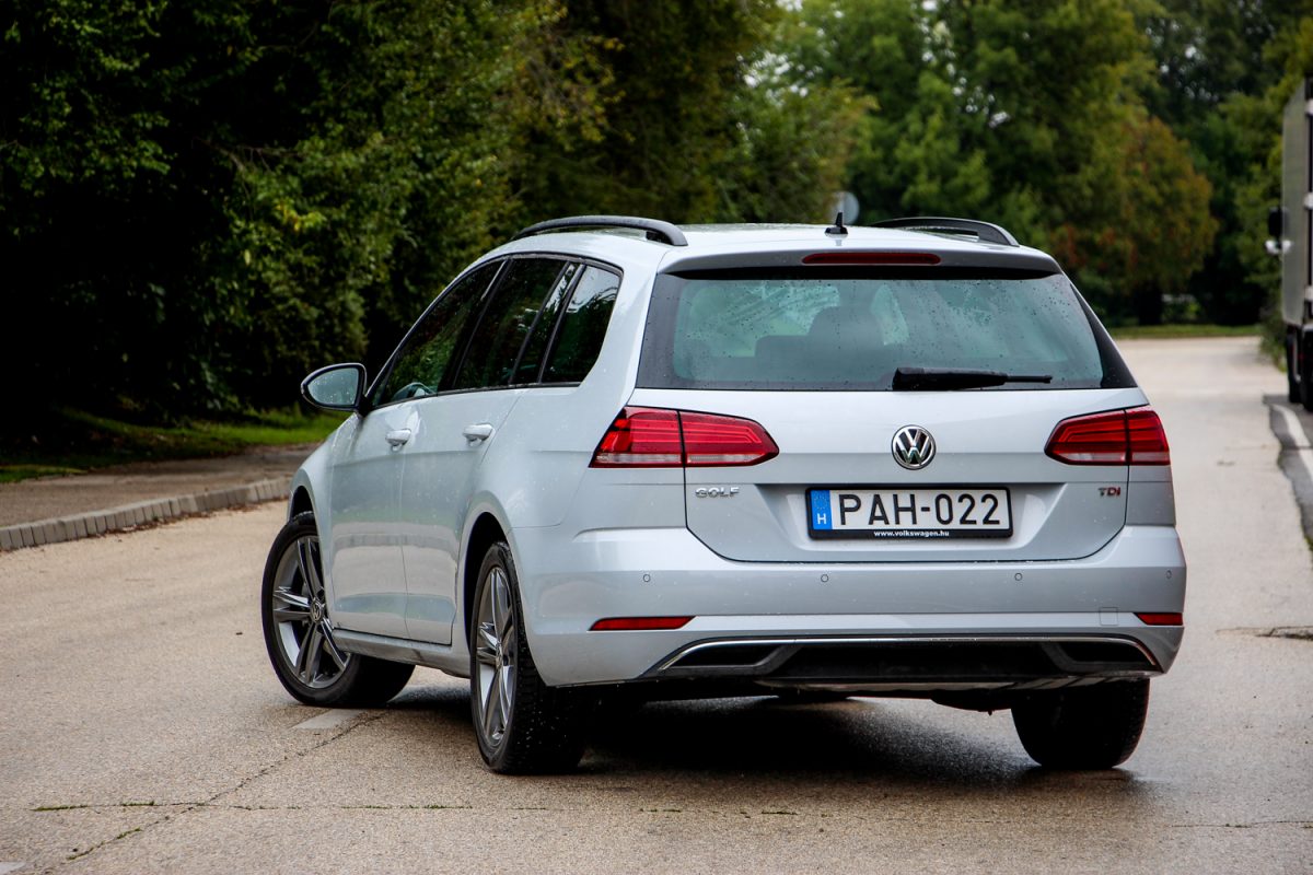 VOLKSWAGEN GOLF