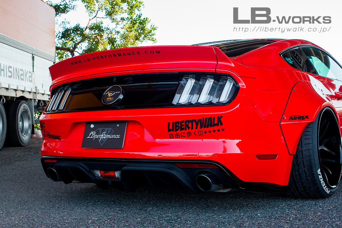 FORD MUSTANG