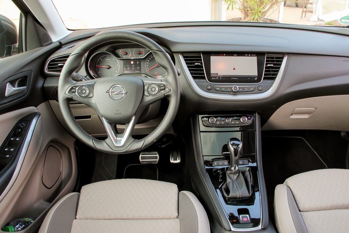 OPEL GRANDLAND X