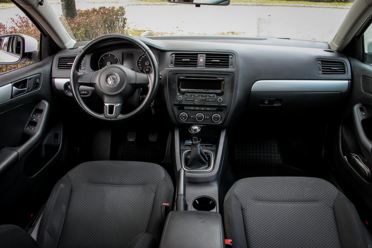 VOLKSWAGEN JETTA